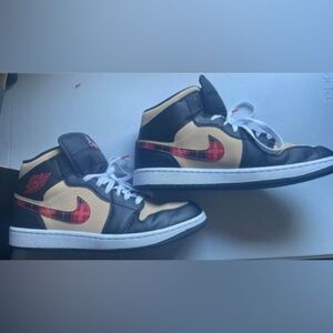 Nikes Air Jordan Tartan Swoosh Mid